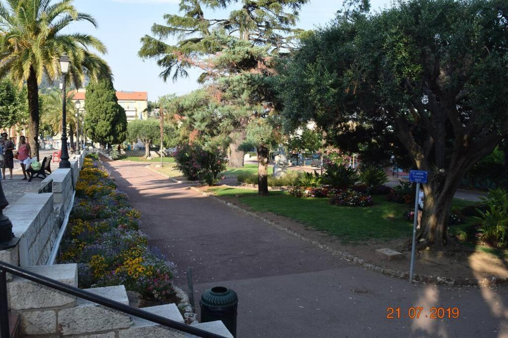 Iafrate-Oksoleil Apartment Villefranche-sur-Mer Bagian luar foto